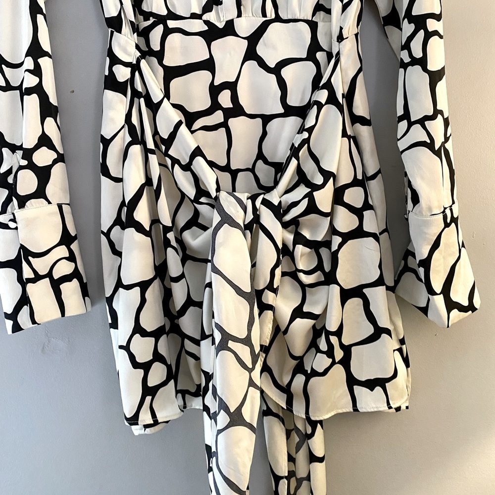 LUXXEL Black and white Satin Long Sleeve Wrap Dress SIZE MEDIUM  Used